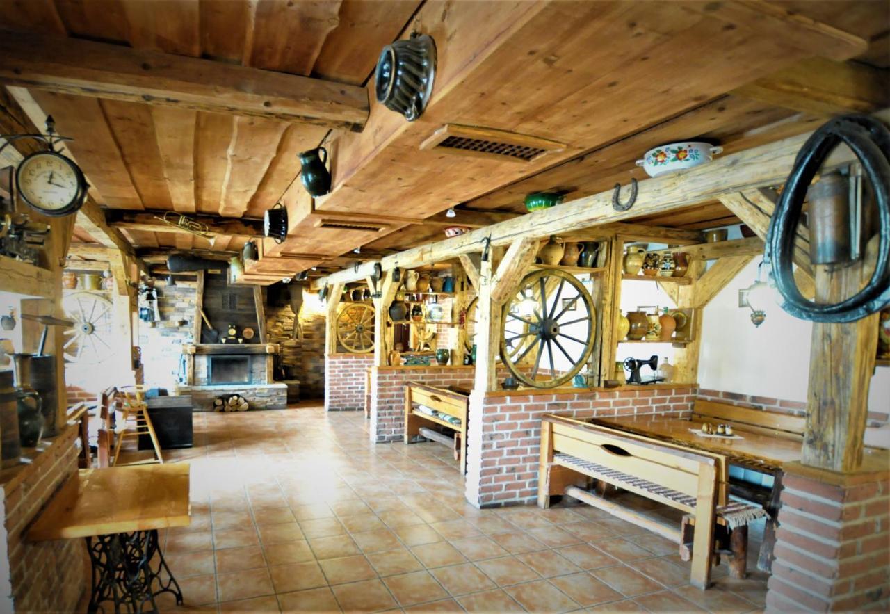 Restauracia Penzion Na Mlyne Стара-Тура Екстер'єр фото