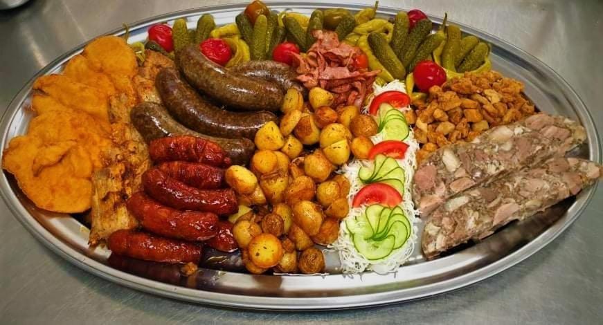 Restauracia Penzion Na Mlyne Стара-Тура Екстер'єр фото