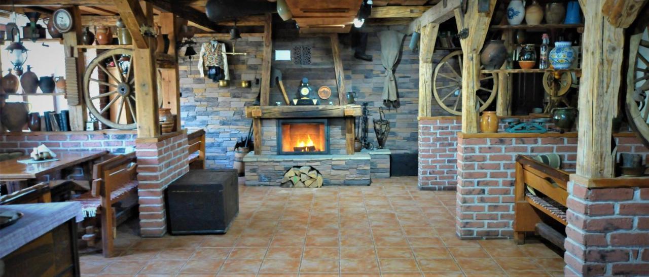 Restauracia Penzion Na Mlyne Стара-Тура Екстер'єр фото
